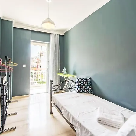 Funky In Zografou Apartment